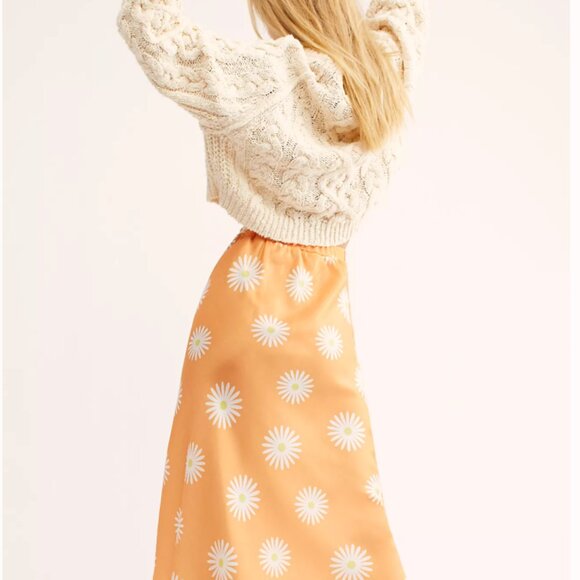 Free People Kendall Satin Midi Skirt Floral Daisy Print Orange New NWT Medium - Picture 5 of 11